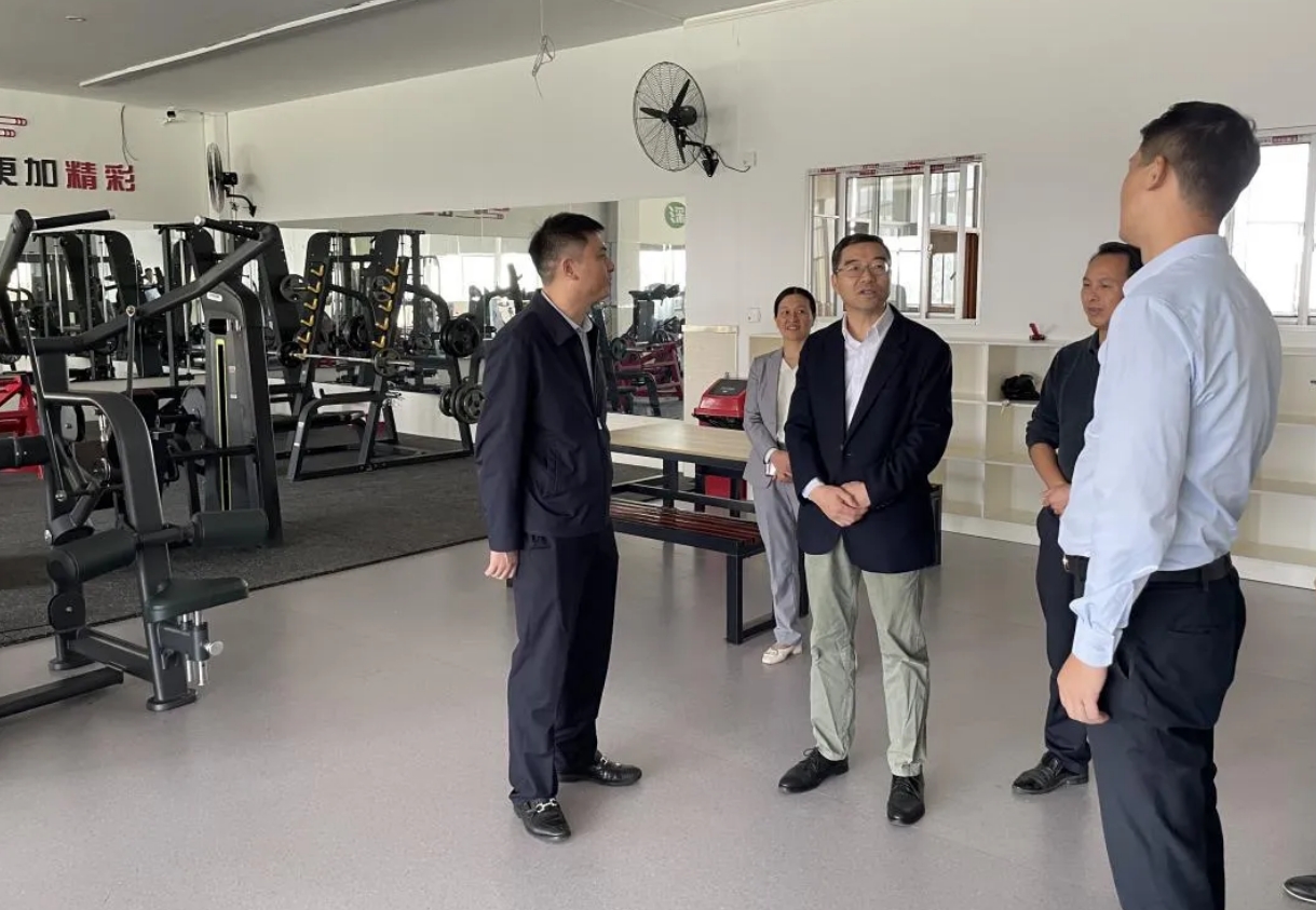胡春华深入江西康展教育集团调研指导工会工作