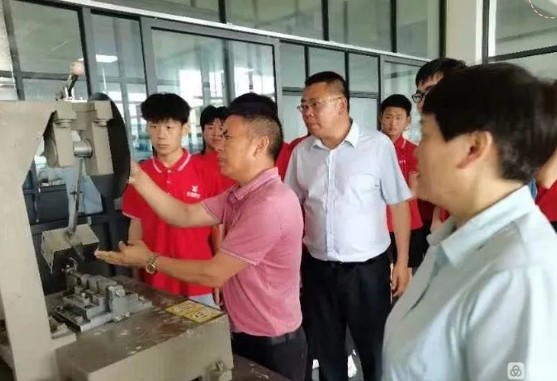 江西新余康展高级技工学校组织师生走进企业现场学习 推动产教融合