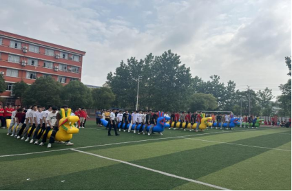 江西新余康展高级技工学校汽车工程学院举行“旱地赛龙舟”趣味活动